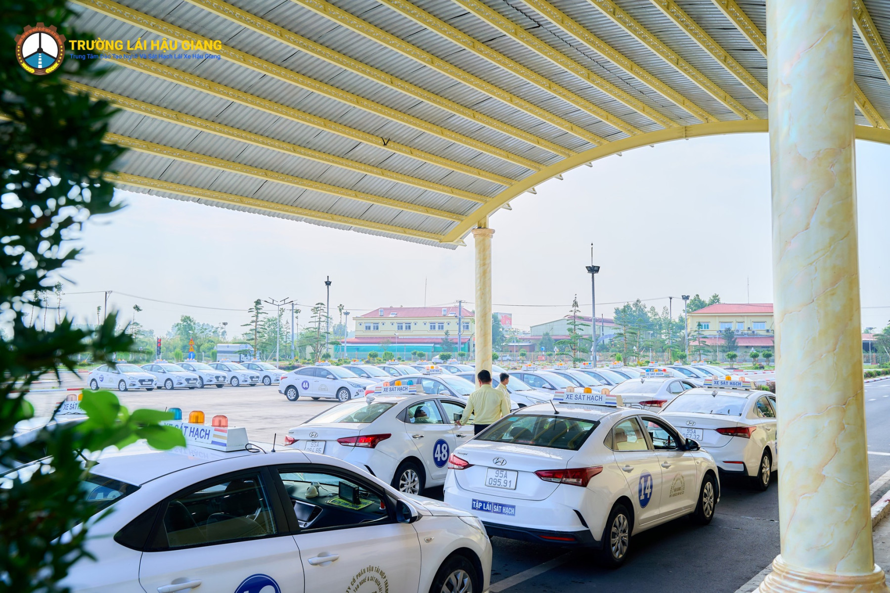 //truonglaihaugiang.vn/files/images/DAN%20XE%20SAT%20HACH%202026.jpg?v=1.0