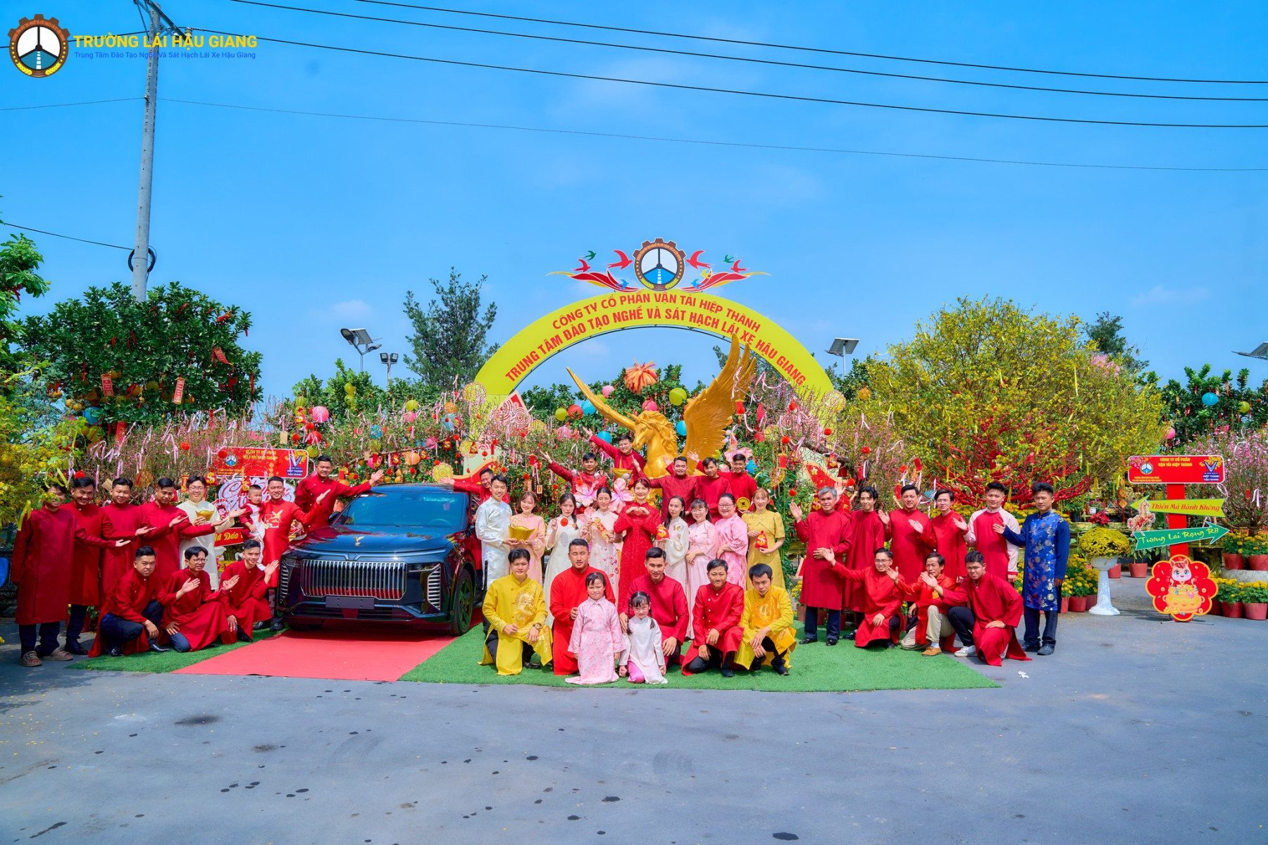 //truonglaihaugiang.vn/files/images/XUAN%202026%20CBNV.jpg?v=1.0